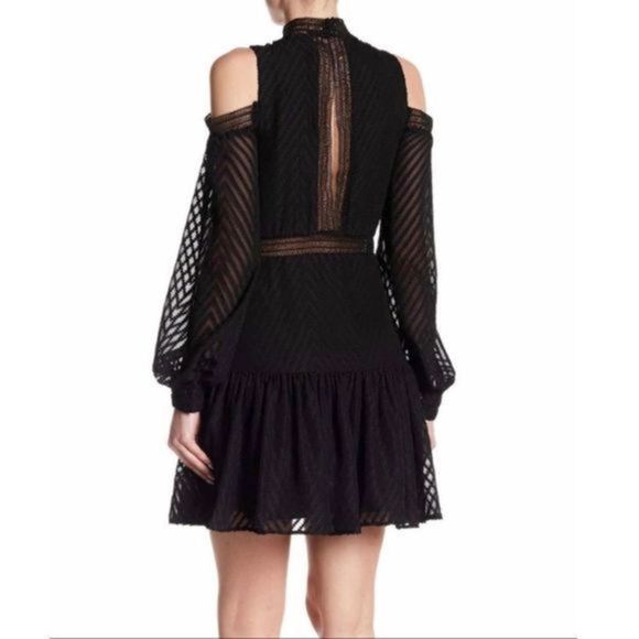 049Romeo and Juliet Couture cold shoulder Medium NWT - Picture 2 of 13